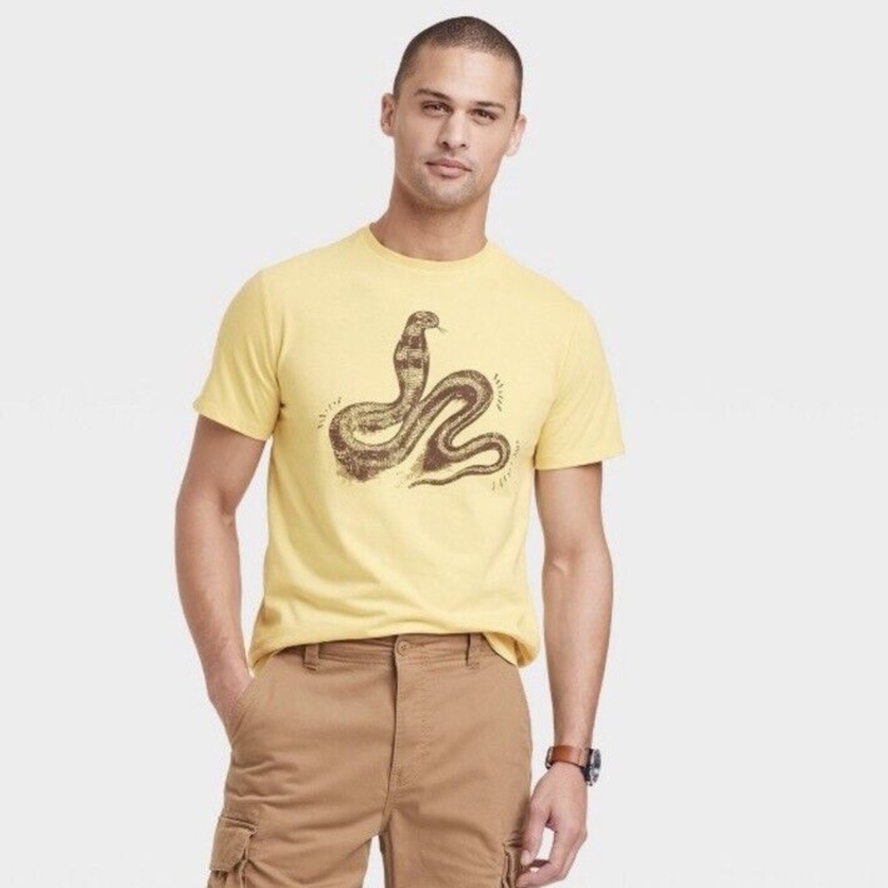 Goodfellow Yellow Crewneck Short Sleeve Snake Cobra Graphic T-Shirt